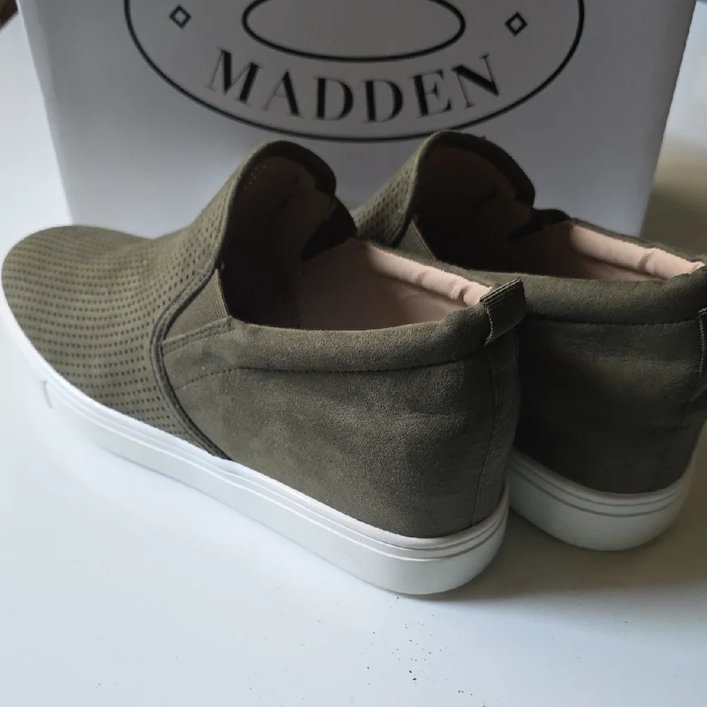 Steve Madden Women's‎ Olive Green Slip-On Sneakers
